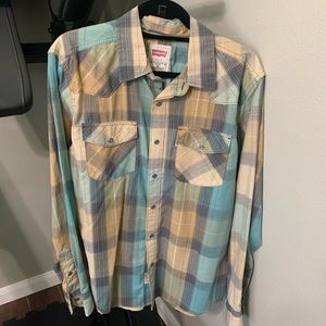 Levi’s Medium Modern Button down shirt
